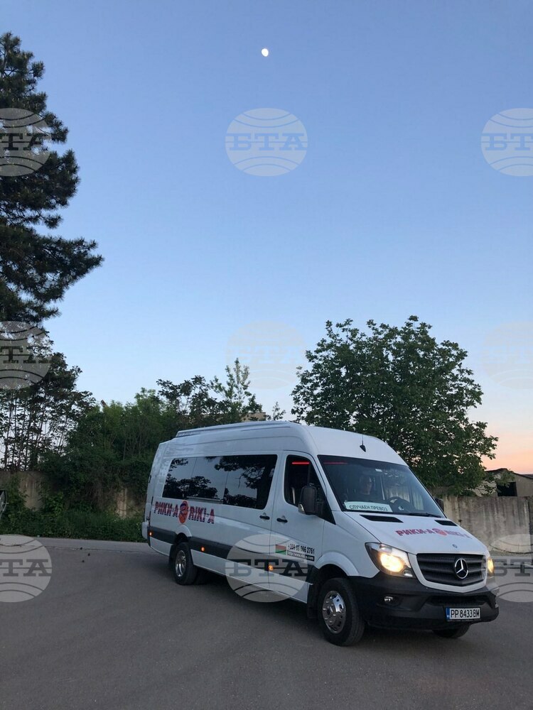 Разградска фирма помага с безплатен транспорт на бежанци от Украйна