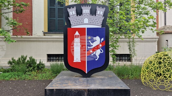 След седемчасово изслушване Конституционният съд на Албания не излезе с окончателно решение по отстраняването на кмета на Тирана от длъжност