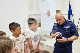 Габрово - полицейска професия - деца - запознаване