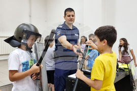 Габрово - полицейска професия - деца - запознаване