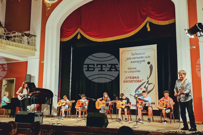 Свищов - Школа по изкуствата „Стефка Филипова“ - годишен концерт
