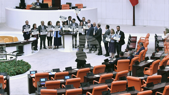 Френски журналист е бил арестуван в Истанбул по време на митинг срещу офанзивата на Дамаск срещу кюрдите