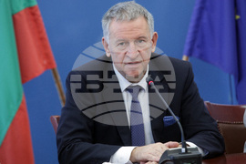 Стойчо Кацаров - лекар и политик