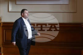Парламент - заседание - Делян Пеевски