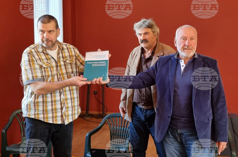Варна - проф. Николай Овчаров - пресконференция