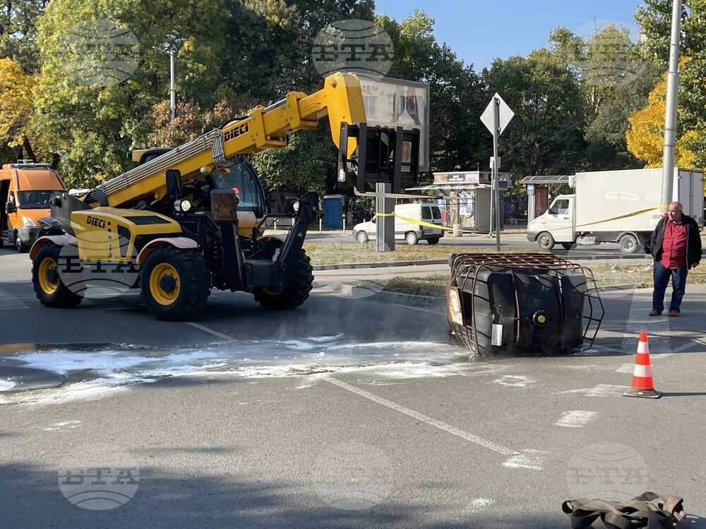 Разлив на азотна киселина затвори кръгово кръстовище в Пловдив