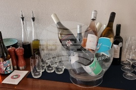 Винен тур - БАВП - Wineground Bottles & Beans - винен бар - Варна - вино