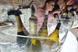 Винен тур - БАВП - Urban Wine Fest - ReBonkers - Варна - Международен ден на мавруда - винен фест