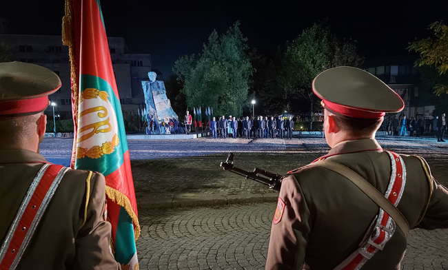Президентът: Наш дълг е да претворим в отговорност саможертвата и родолюбието на предците ни, отстоявали свободата, честта и достойнството на българския народ с цената на живота си
