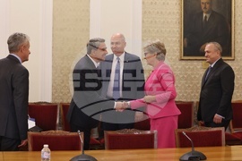 Народно събрание - контактна група - Български възход