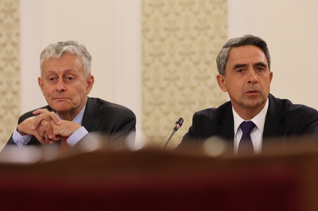 Контактната група на Росен Плевнелиев и Соломон Паси ще се срещне с представители на парламентарната група на ДПС