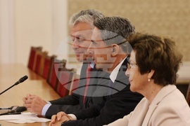 Народно събрание - контактна група - Български възход