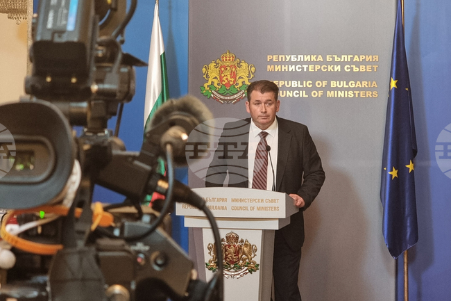 Министерски съвет - Влатко Глигоров - брифинг