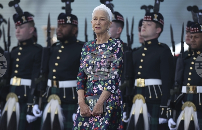 Аз съм феминистка, но Джеймс Бонд трябва да е мъж, казва актрисата Хелън Мирън