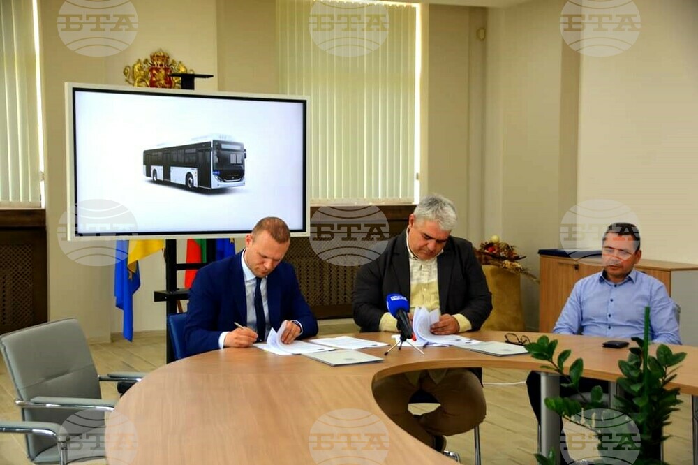 В Деня на екологията община Асеновград подписа договор за закупуването на електробуси
