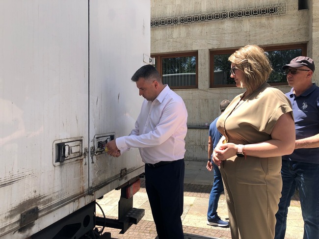 Областна администрация Смолян: Днес по график в Смолян бяха доставени изборните книжа за провеждане на вота за членове на Европейския парламент и народни представители