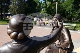 Момчилград - паметник - Хитър Петър - Настрадин Ходжа