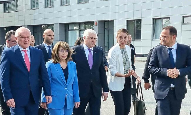 Общо 263 сигнала са постъпили в МВР за изборни нарушения и евентуален купен вот, каза служебният министър Калин Стоянов на ГКПП "Капитан Андреево"