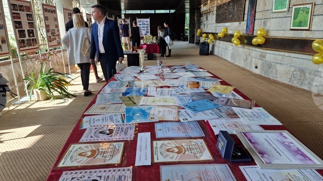 Смолян - Езикова гимназия „Иван Вазов“ - годишнина 