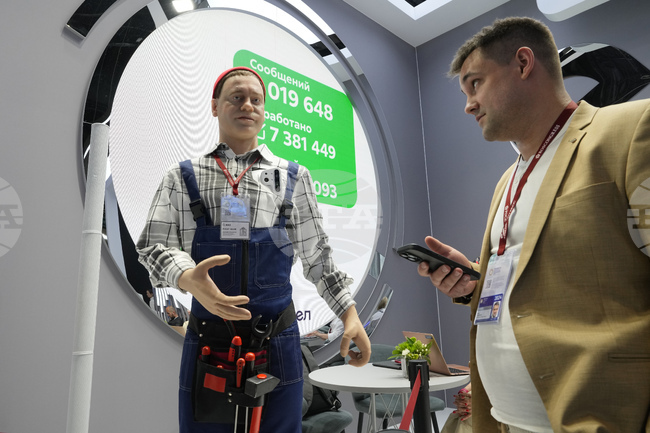 Учени разкодираха най-ефективните форми на зрителен контакт между хора и роботи