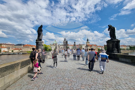 Чехия - Прага - изглед - евроизбори - ежедневие - Карловски мост