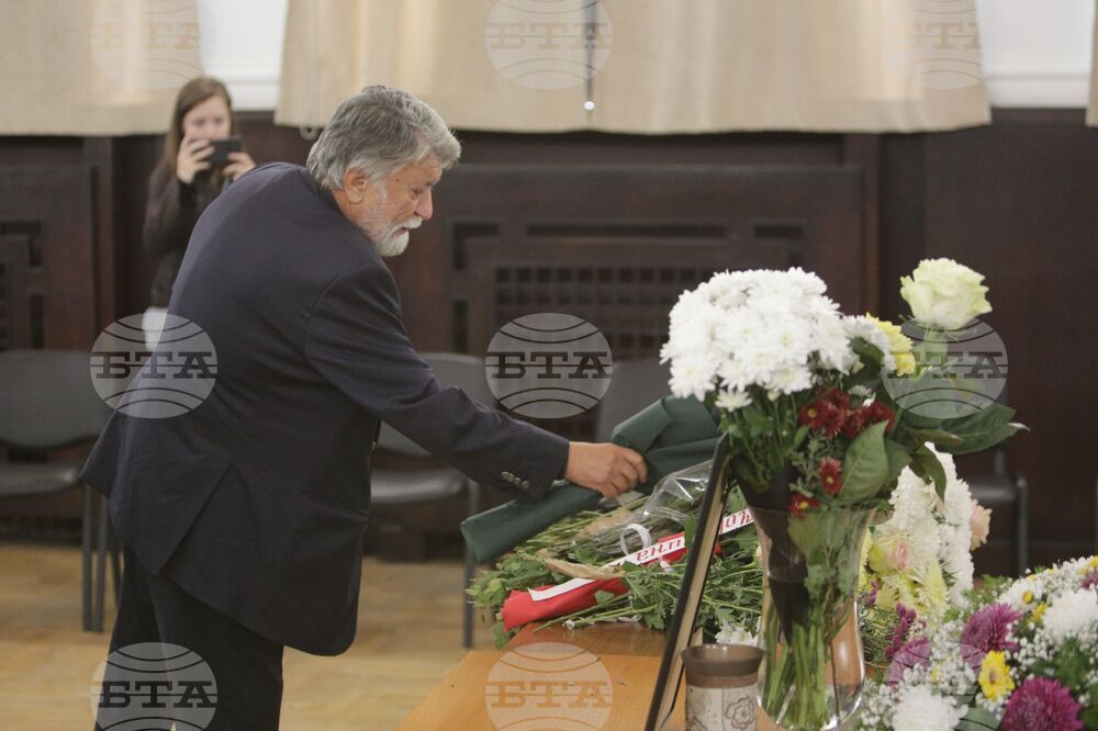 Антон Дончев - поклонение