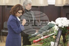 Антон Дончев - поклонение