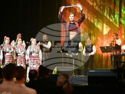 Пълна зала 1 в НДК и нестихващи аплодисменти на премиерата на Ансамбъл „Пирин“ „Между девет планини“