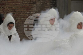 Италия -  биенале - пърформанс на Михаил Михайлов