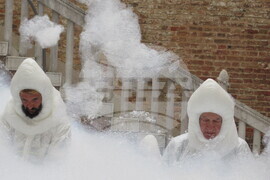 Италия -  биенале - пърформанс на Михаил Михайлов