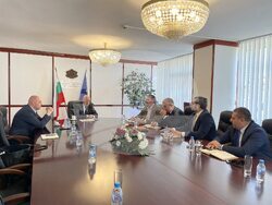 Общи действия за популяризиране на Бранд България и създаването на единен дигитален пътеводител на дестинация България обсъдиха министрите на туризма, на културата и на земеделието