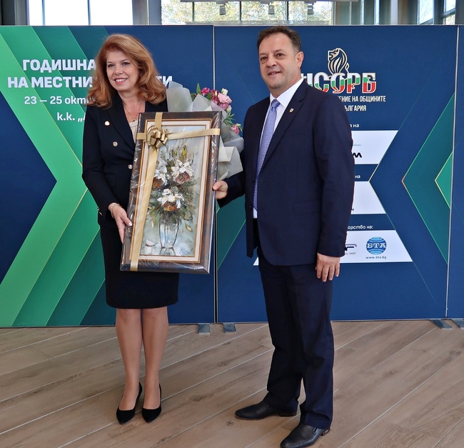 Вицепрезидентът към местната власт: Вашият глас от всяка точка на страната е гласът на България