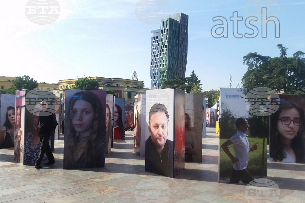 АТА: Културната седмица на ООН в Албания започва с фотоизложба на площад " Скендербег" в Тирана.