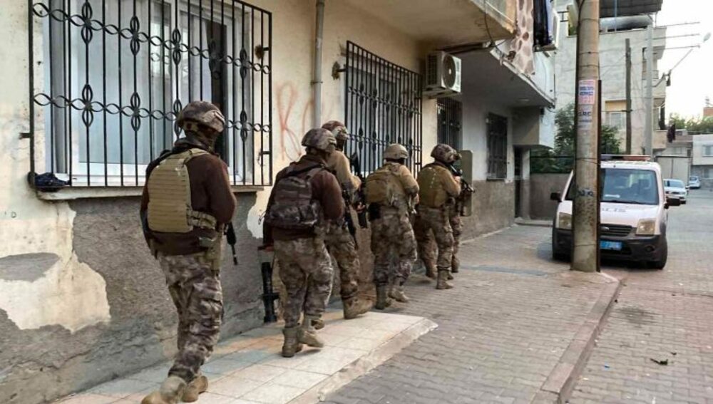 Голяма операция срещу терористичната групировка ПКК е предприета в турския град Мерсин