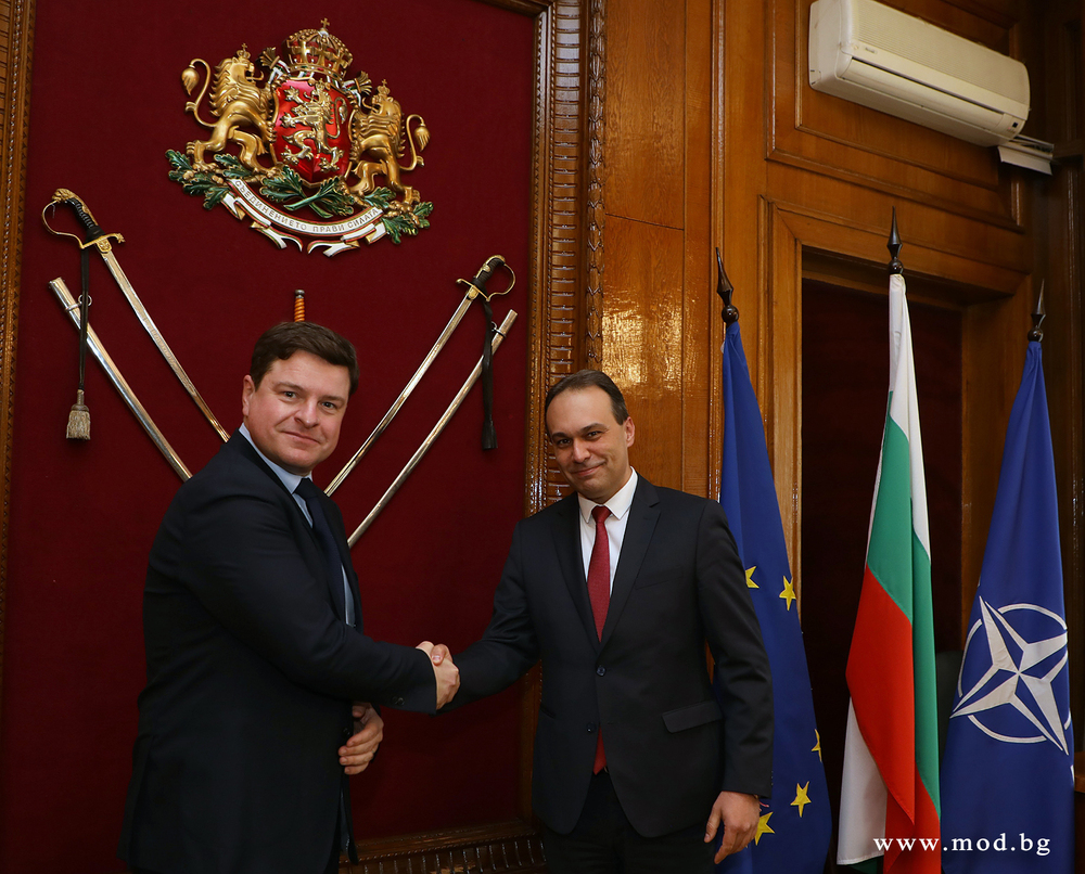 Министърът на отбраната Драгомир Заков се срещна с извънредния и пълномощен посланик на Обединено Кралство Великобритания и Северна Ирландия Н. Пр. д-р Роб Диксън 