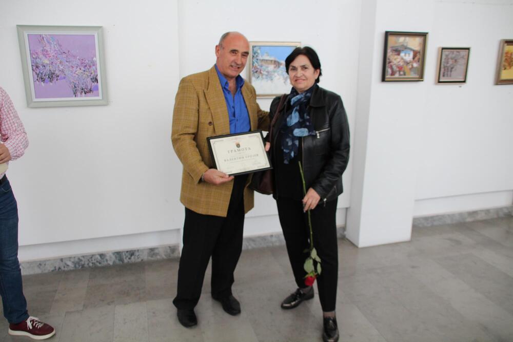 Бе открито биенале с творби на тетевенски художници