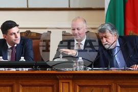 Парламент - извънредно заседание