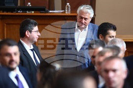 Парламент - извънредно заседание