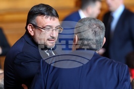 Парламент - извънредно заседание
