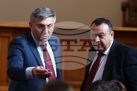 Парламент - извънредно заседание