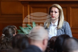 Парламент - извънредно заседание