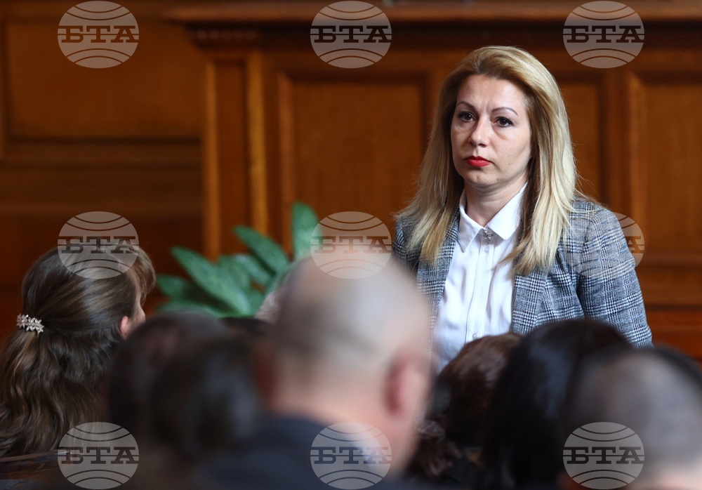 Парламент - извънредно заседание