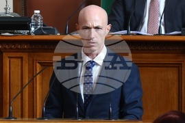 Парламент - извънредно заседание