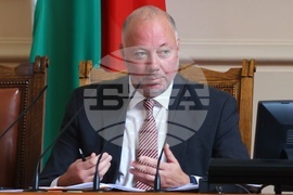 Парламент - извънредно заседание
