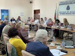 Снимка: Икономически и социален съвет на Република България - ИСС прие „Анализ на актуалното състояние на работните заплати в България – изводи и препоръки“ в изпълнение на решение на Министерски съвет