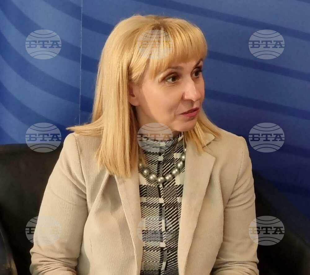 Народното събрание може да обяви амнистия за глобите за шофиране без винетки на хората от с. Пролеша, смята омбудсманът Диана Ковачева