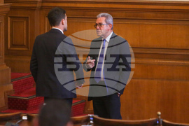 Парламент - извънредно заседание