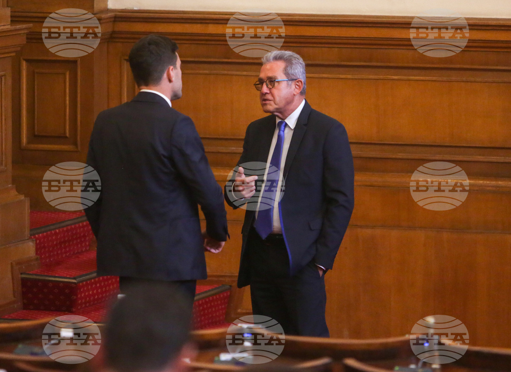 Парламент - извънредно заседание