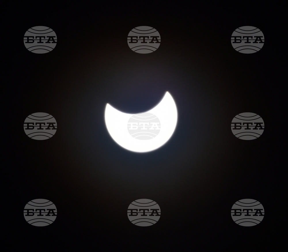 Исперих - частично слънчево затъмнение