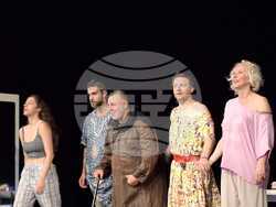 Снимка: Драматичен театър „Борис Луканов“ – Ловеч